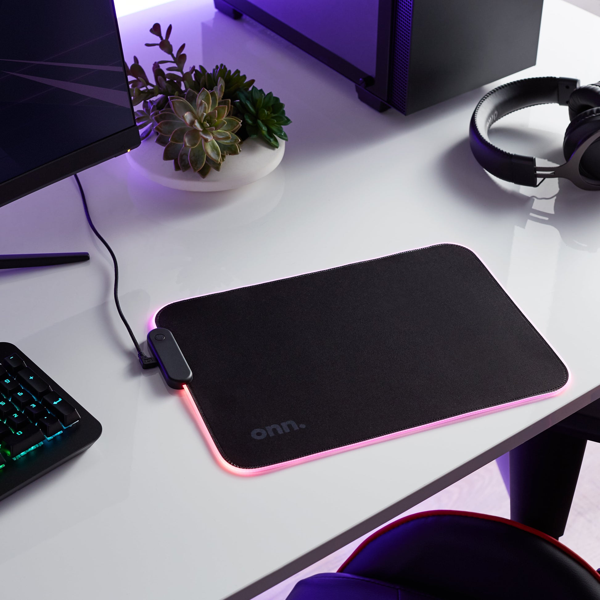 VERY SMART USB Gaming LED Mouse Pad with 7 Static Light Modes and 3 Dynamic Modes, Non-Slip Rubber Base, Black