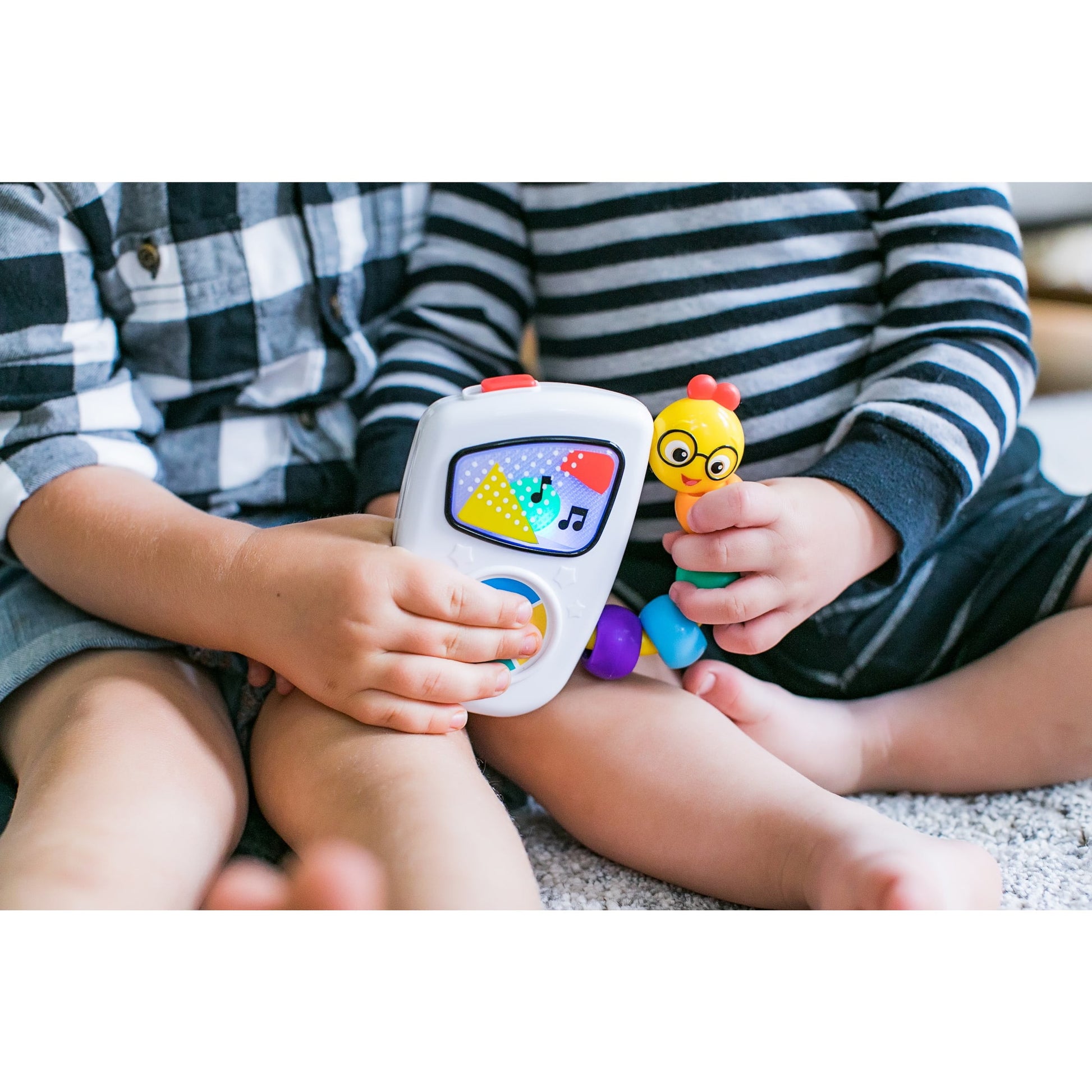 VERI CUTE Take along Tunes Musical Infant Toy with Volume Control